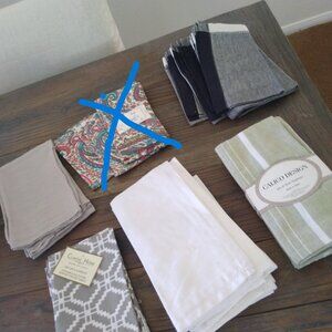 Lot of brand new napkins     Some are cotton and some are linen